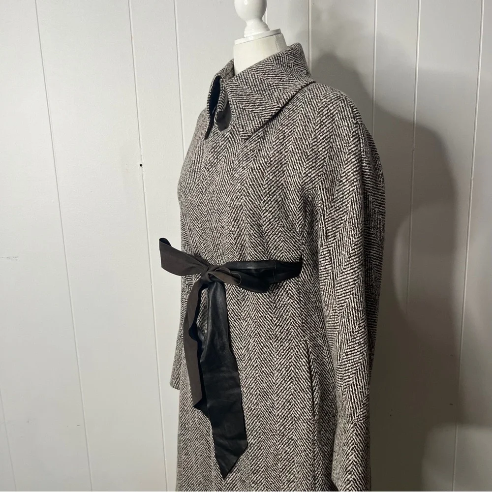 MaxMara Wool Cashmere Herringbone Tweed Trench Dress Coat Leather Belt Size 12 - Picture 2 of 14